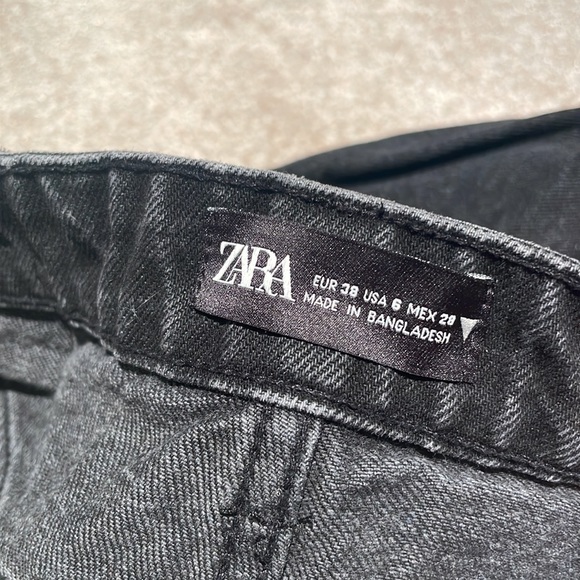 Zara Black Straight Leg Jeans - Picture 3 of 3